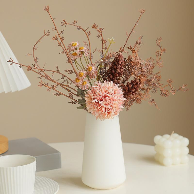 Composition florale artificielle rétro