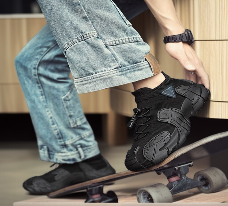 舒適透氣大尺碼男鞋鞋底設計特寫