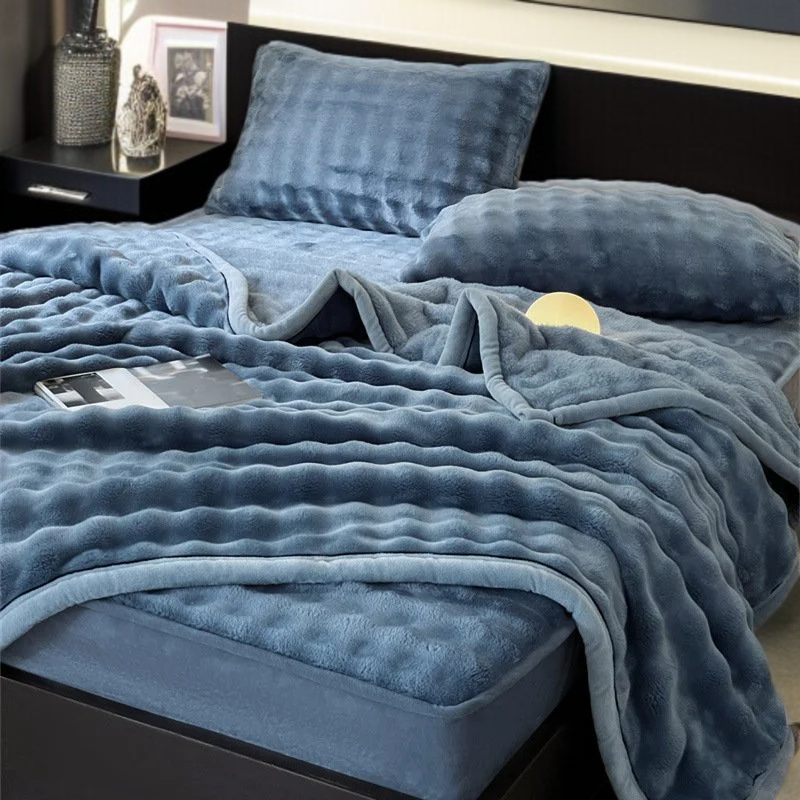 Vista cercana de la textura suave y esponjosa de la ropa de cama