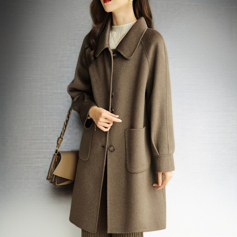 厚みのある韓国風スリムフィットのエレガントなミドル丈ウールコート