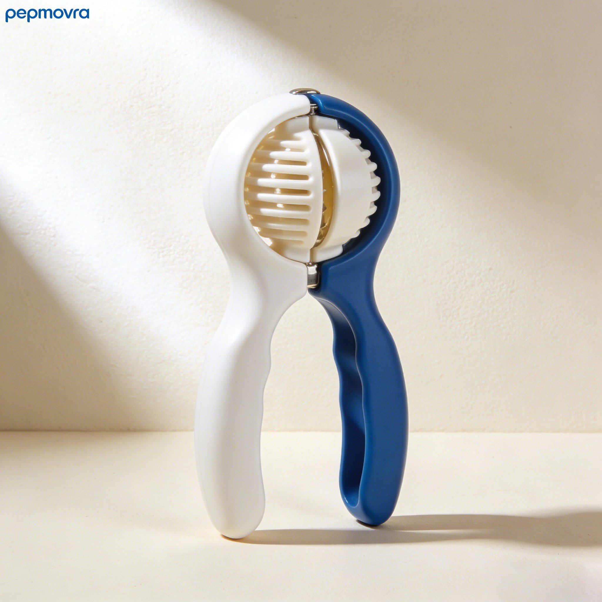 마늘 껍질 벗기기 도구 사용 예시