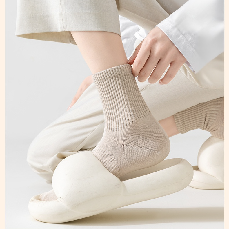 Calcetines de algodón de tubo medio, diseño en ángulo recto