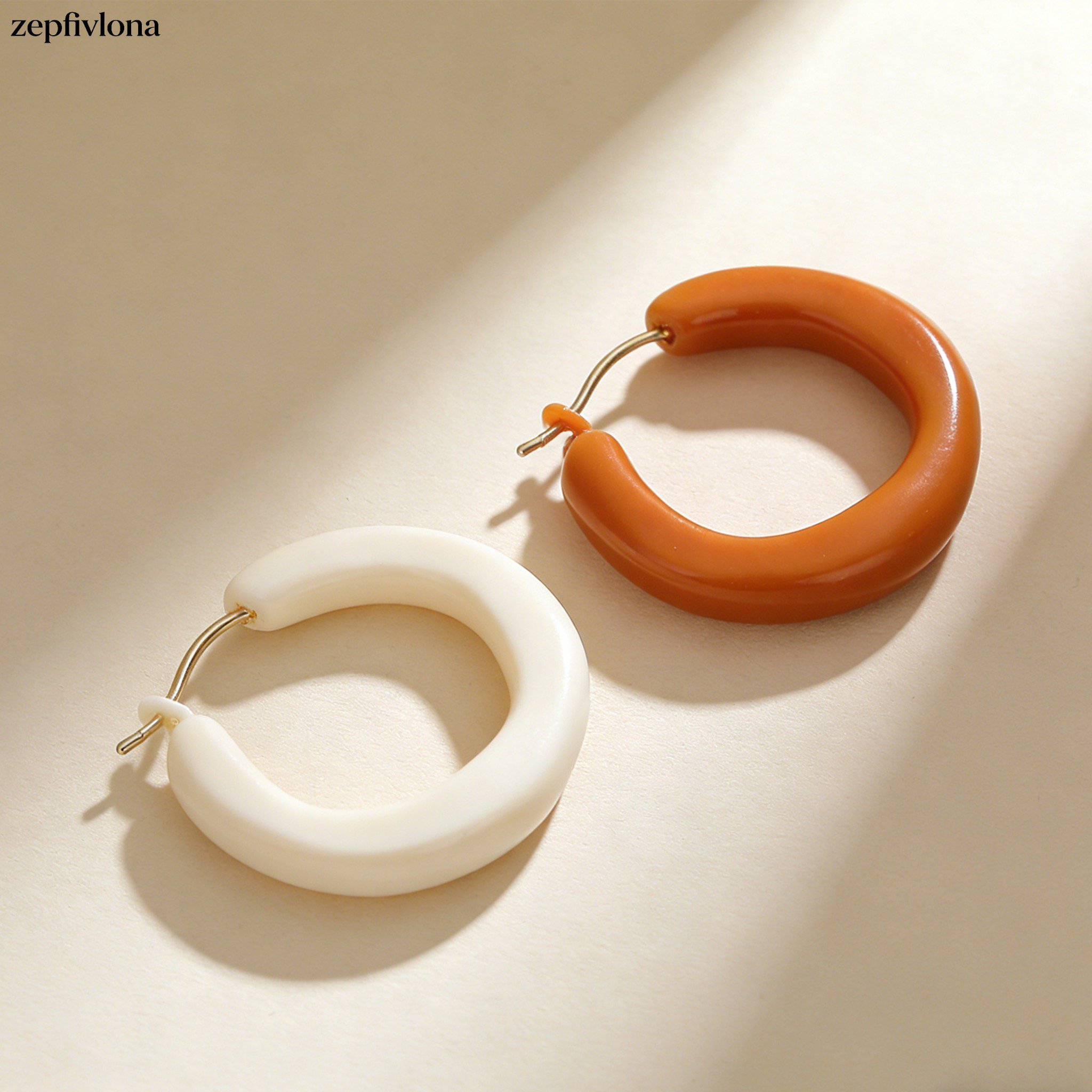 ミニマルなイヤリング