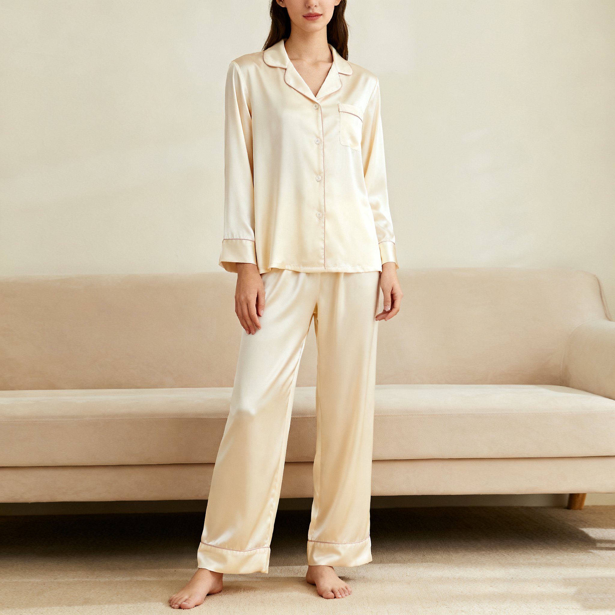 실키 베이지 여성 잠옷 세트