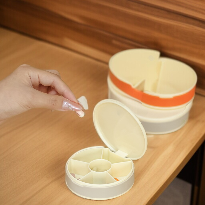 ช่องแบ่งยาในกล่องยาแบบพกพา