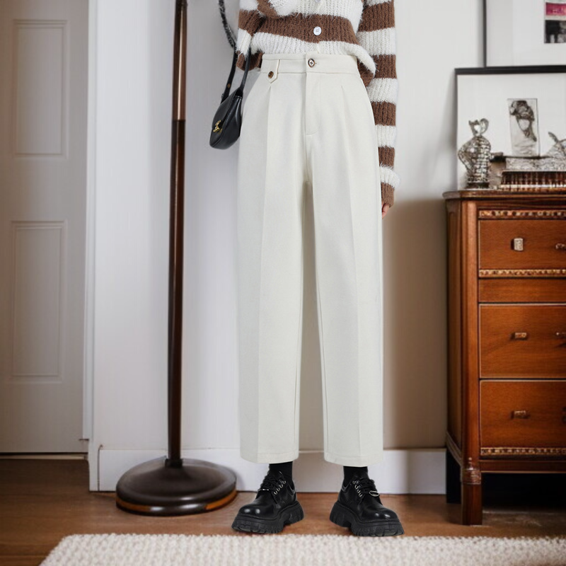 レディースカジュアルコーディネート パンツ着用例