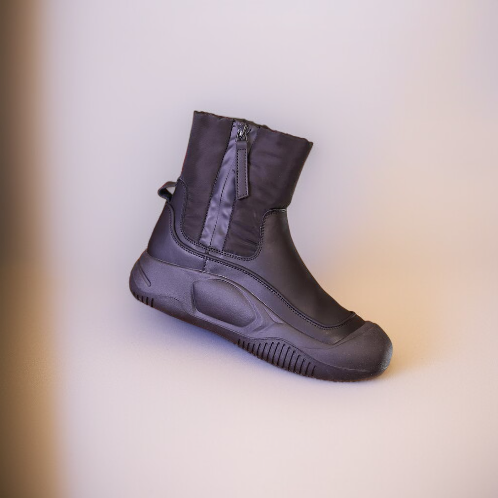 フリース裏地付き、高さ4cmアップの厚手スノーブーツ