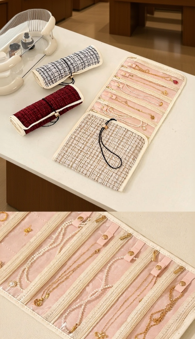 Innenansicht der Schmucktasche – praktische Fächer für Ringe und Ketten