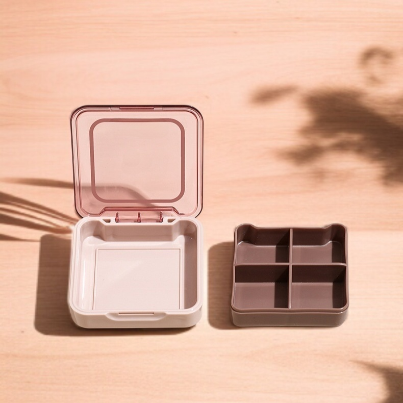 กล่องยาแบบพกพาขนาดเล็กสี่ช่องปิดผนึก