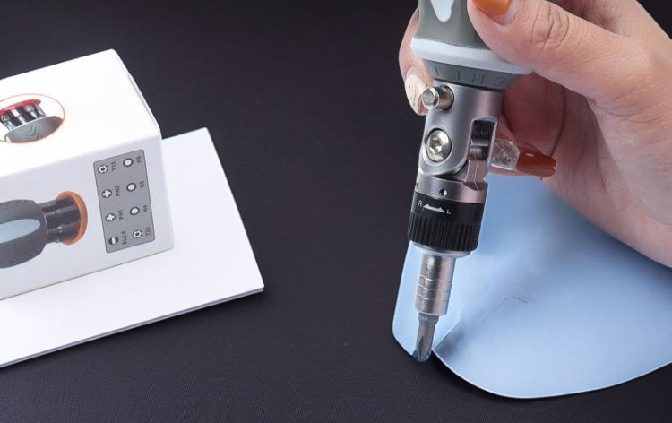 자석 기능이 적용된 드라이버 헤드