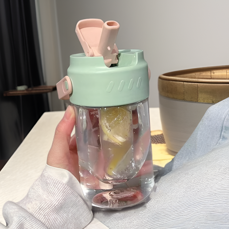 Student Large Capacity Plastic Water Cup with Straw