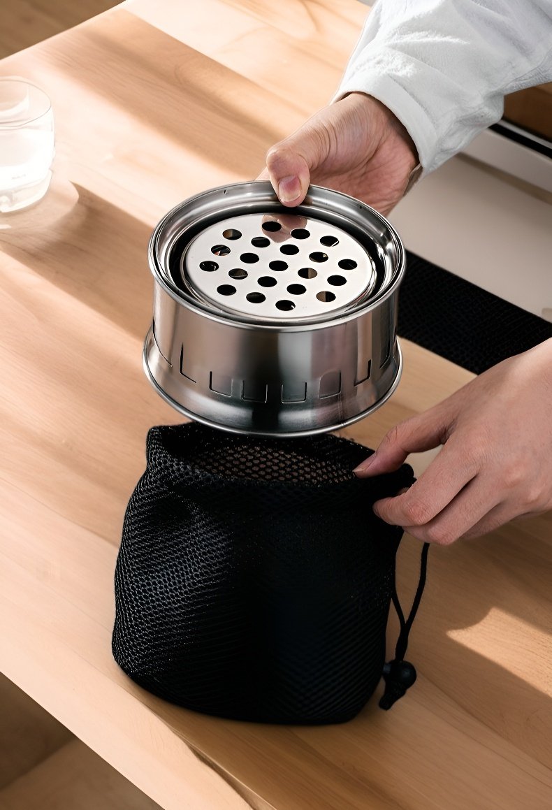 야외 피크닉에서 난로로 음식 조리