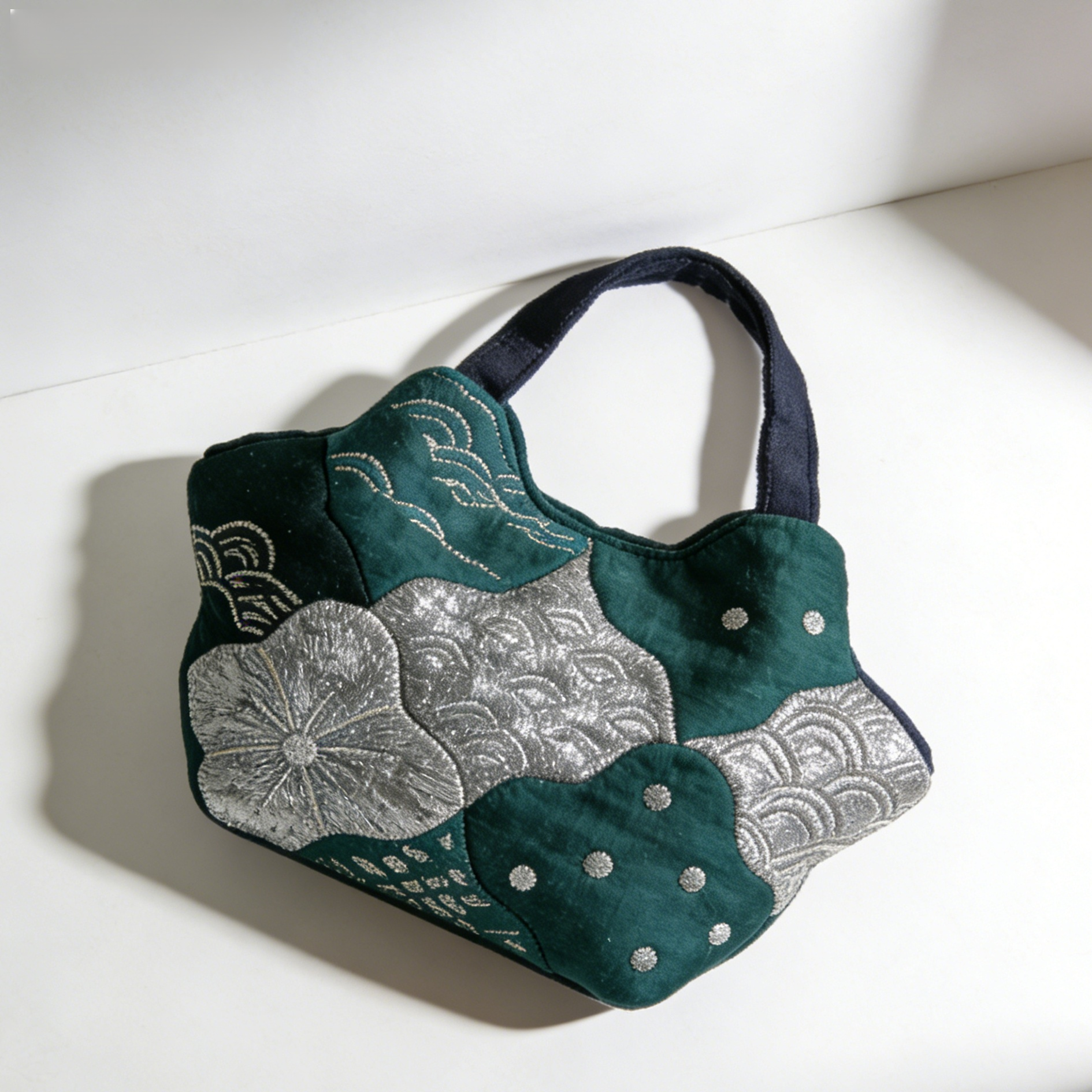 Einzigartige handgemachte Tasche für Damen