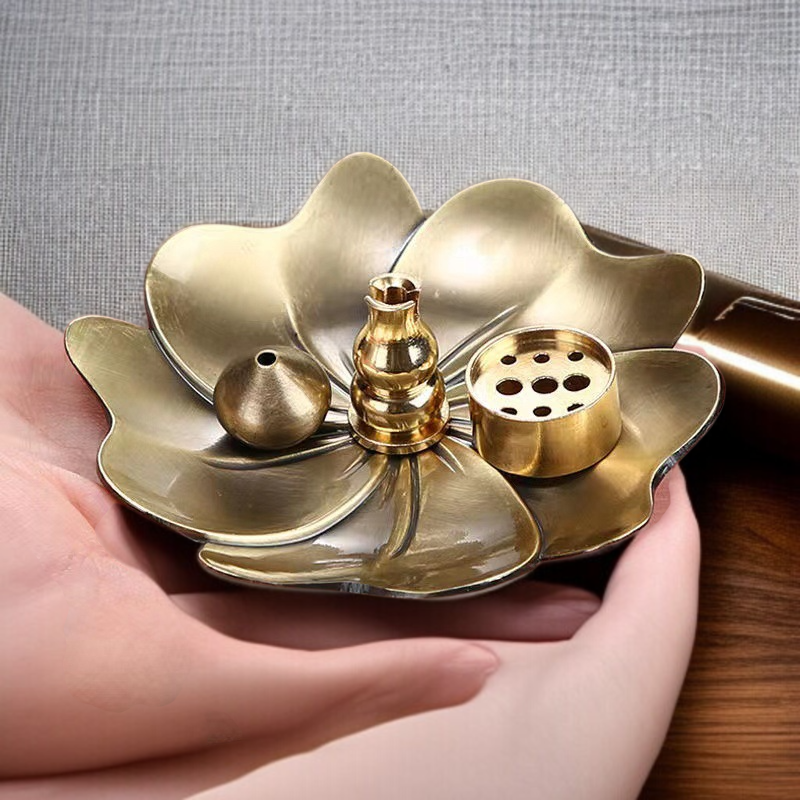 お香を挿した状態の九孔香挿