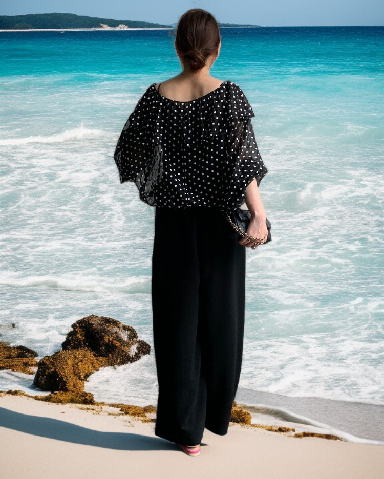 美脚効果のストレートパンツコーディネート