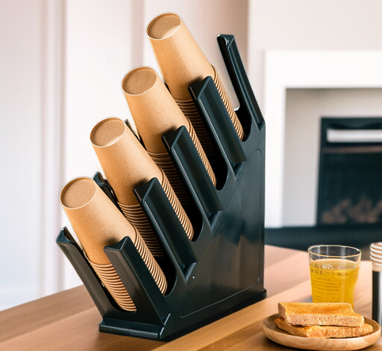 깔끔하게 정리된 종이컵 수납대