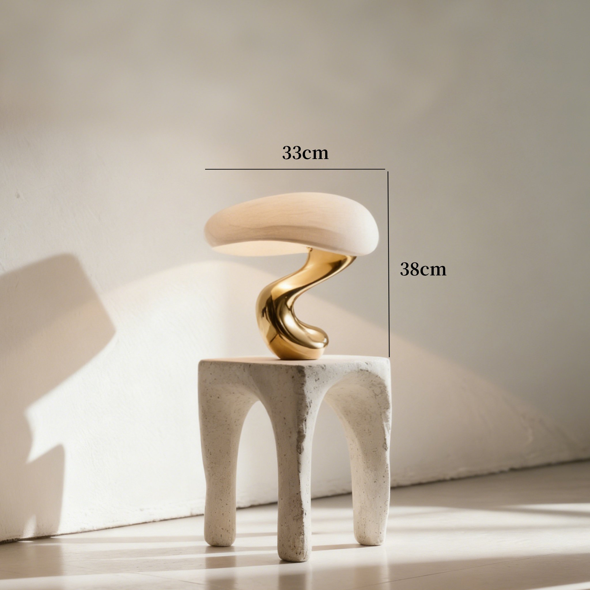 세련된 아트 스탠드 거실 배치