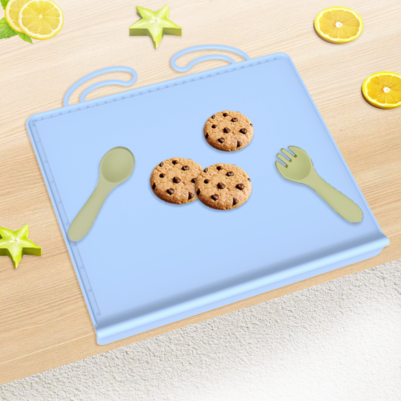Silicone square placemat with insulation for dining table