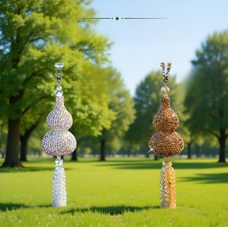 여성 목에 걸린 럭셔리 호리병 펜던트