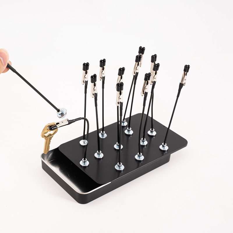 Magnetic bendable memo clip