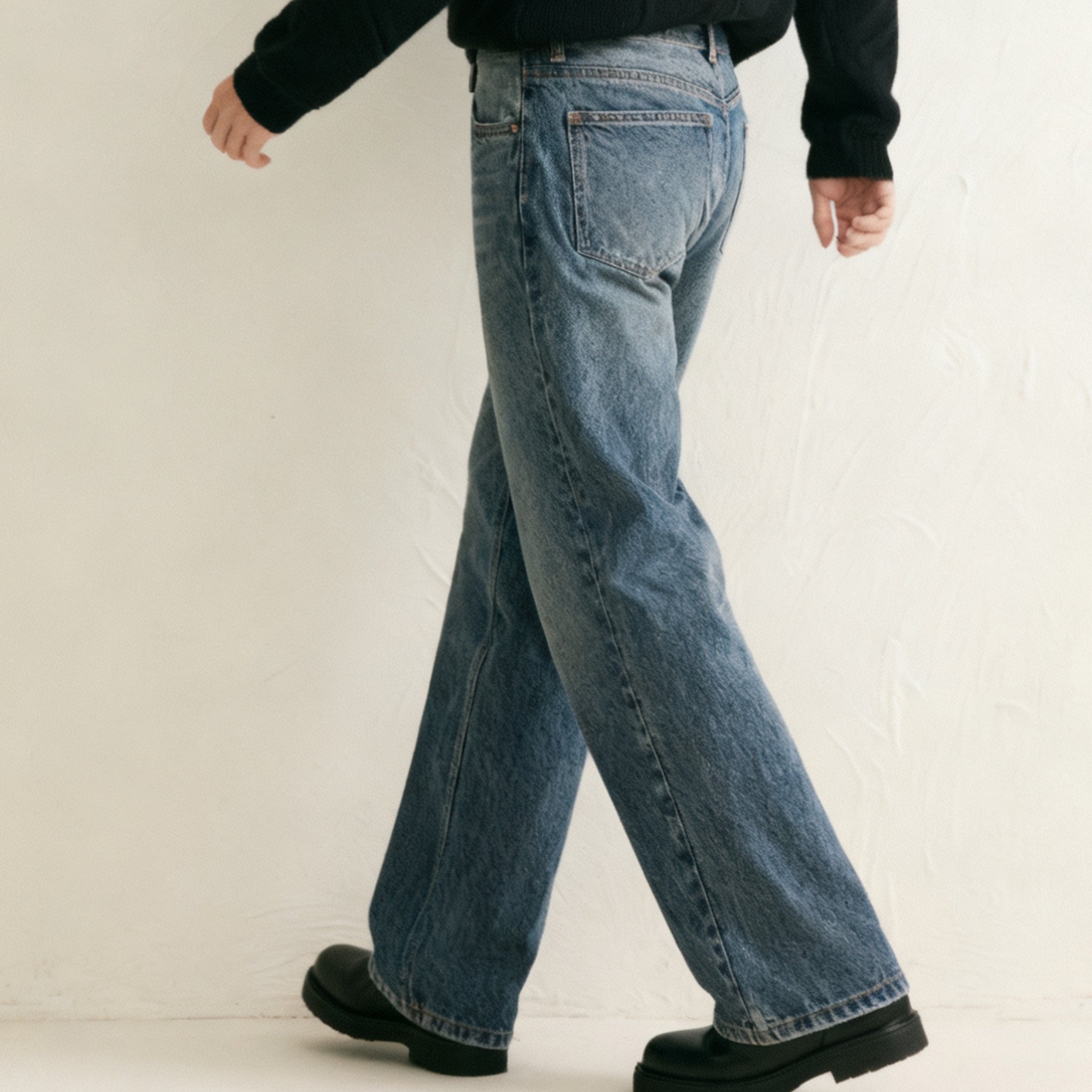 남성용 클래식 스트레이트 진 착용샷