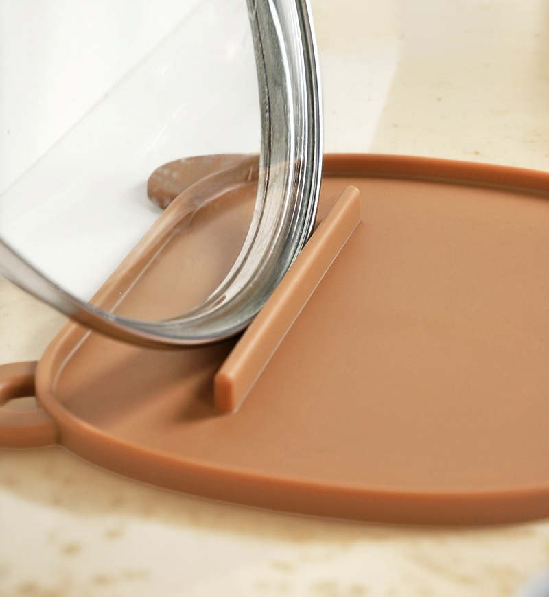 防汚加工が施された鍋蓋収納マットの拡大写真