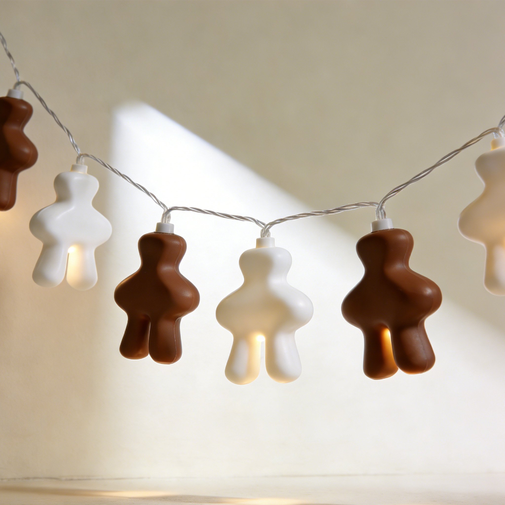 아이방 인테리어에 사용된 캐릭터 조명 줄