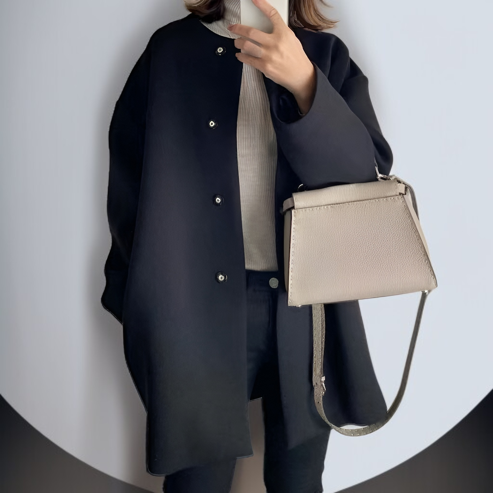 高品質素材の無地ロングコート