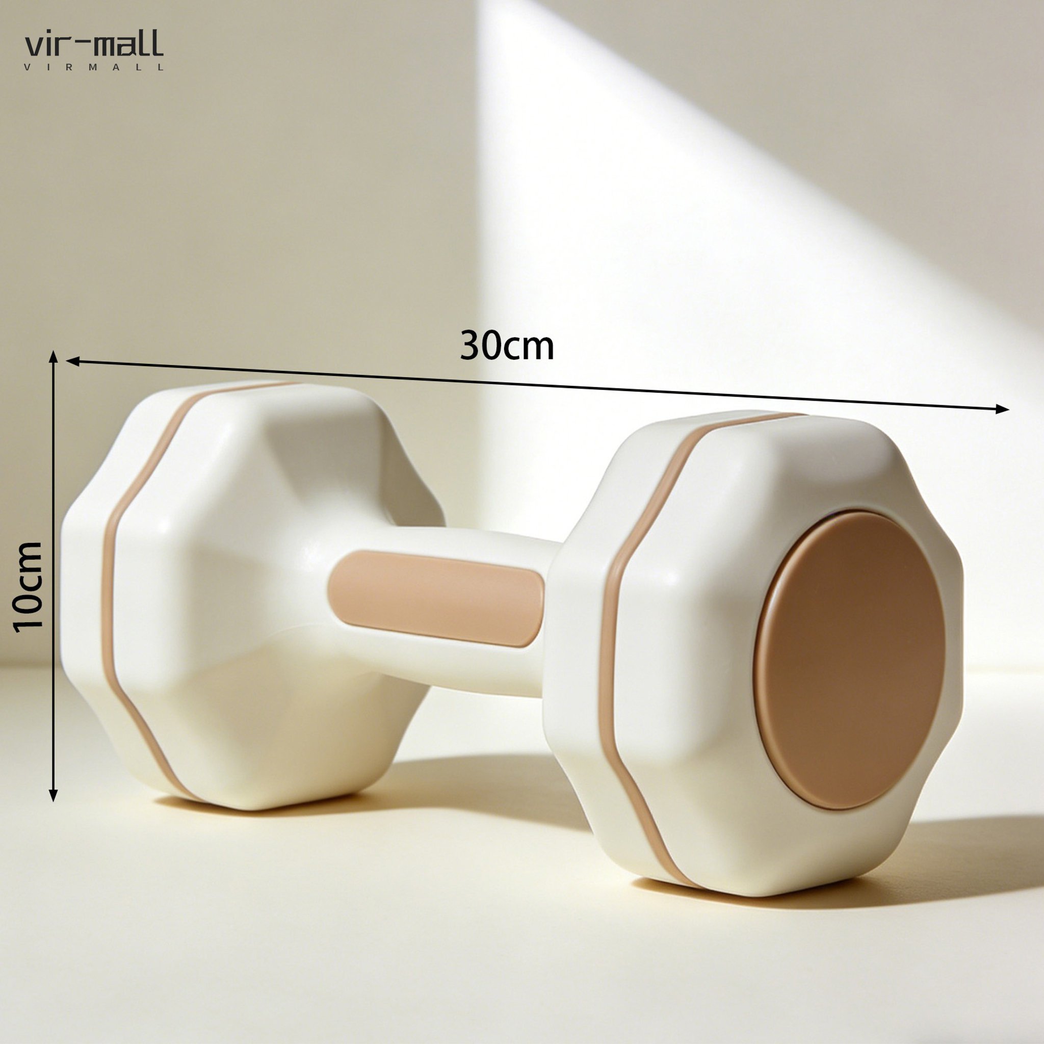 ダンベルで腕の筋トレをする女性