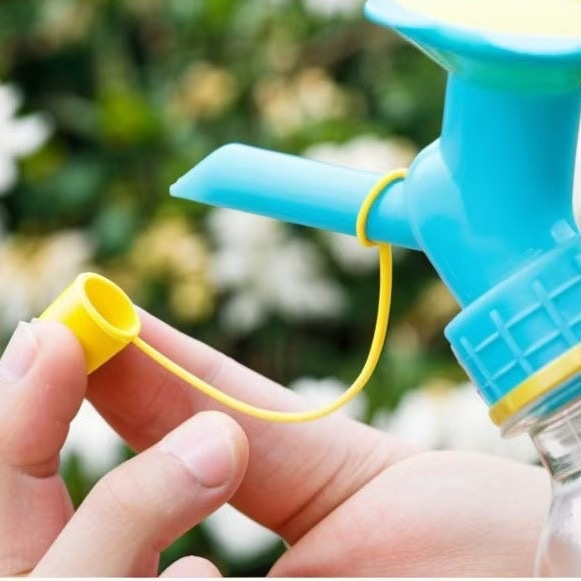 Double-headed spray bottle shower head