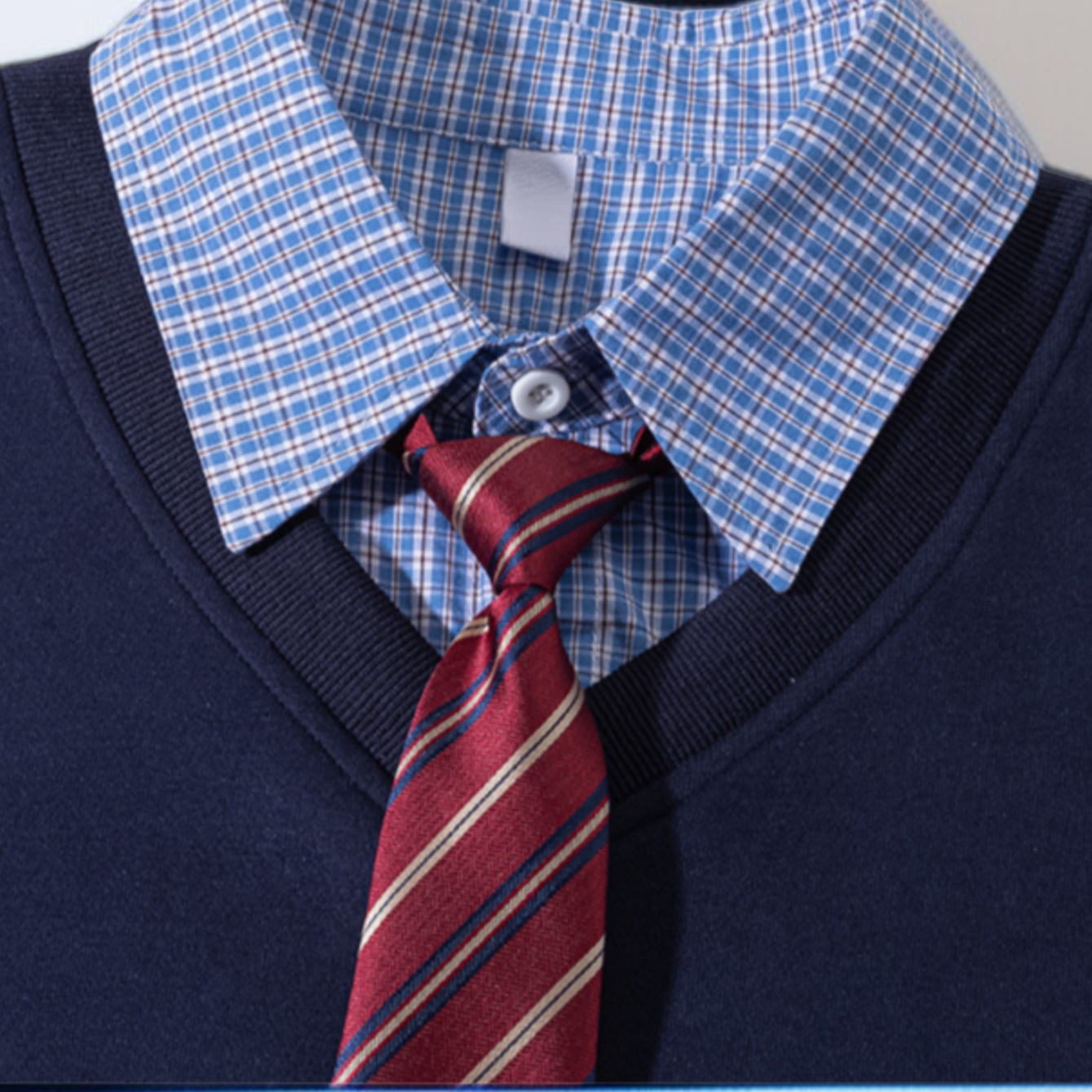 ゆったりとしたトレンディなトップス