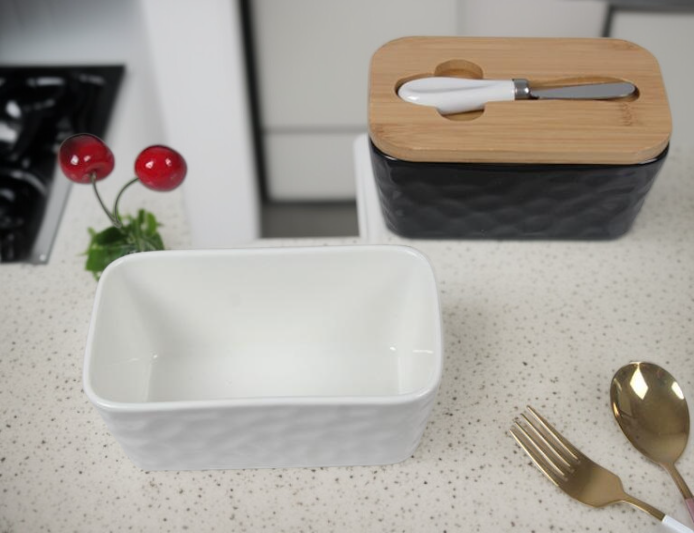 Butterbehälter aus Keramik mit modernem Design und Deckel