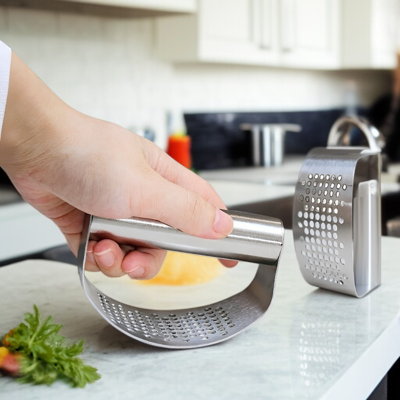 Utensilio de cocina para ajo con diseño ergonómico