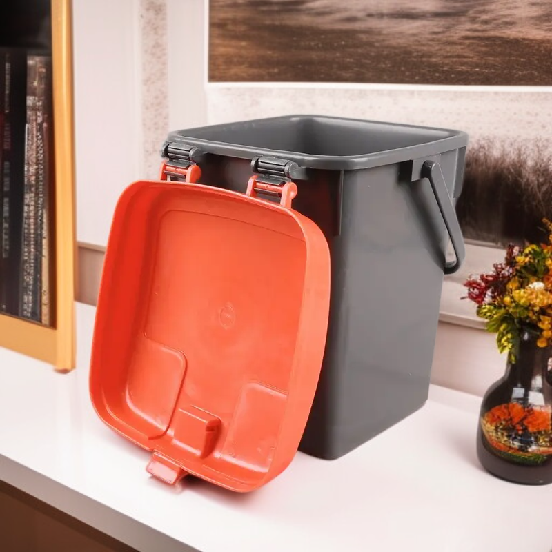 Moderní odpadkový koš do ložnice nebo pracovny