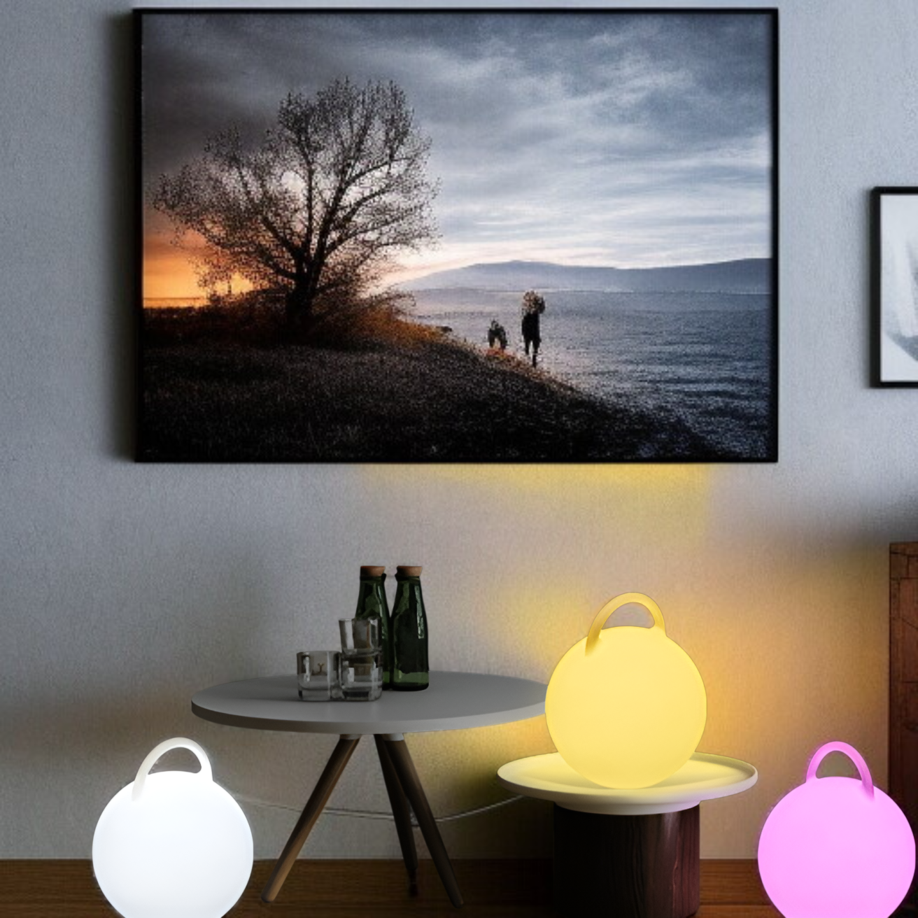 ベッドサイドにぴったりの丸型ナイトライト