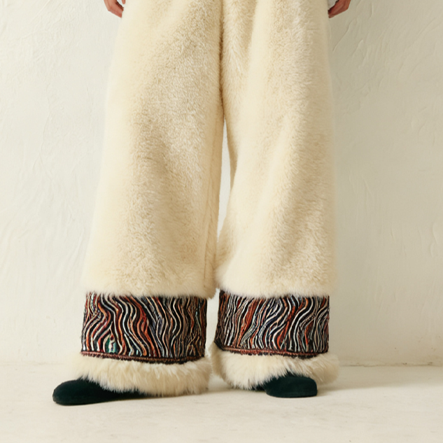 트렌디한 남성 겨울 팬츠 착용샷