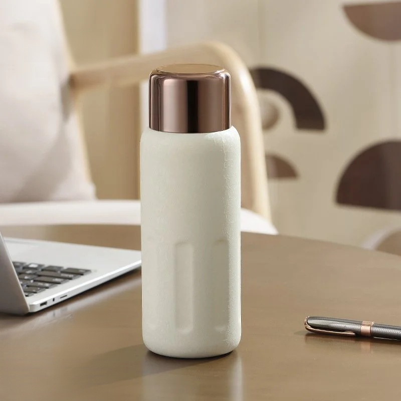 セラミック製断熱ウォーターボトル