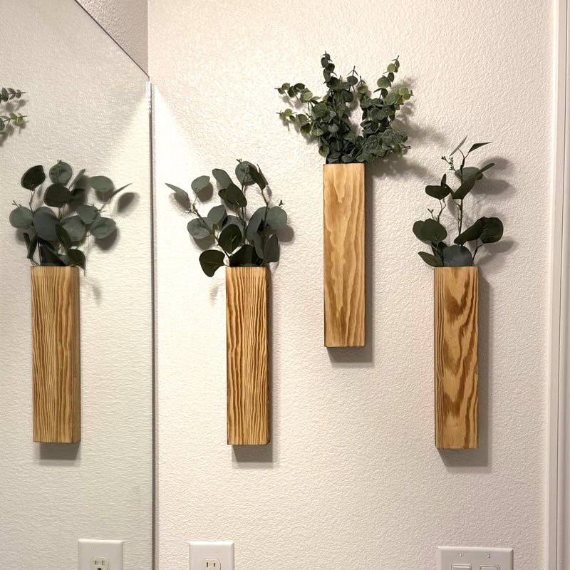 装飾的な木製の壁掛け花瓶