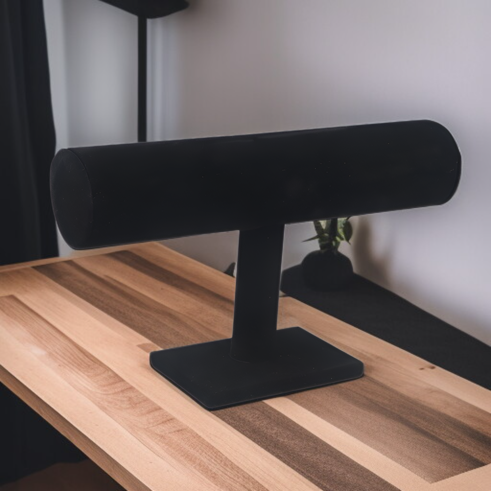 حامل أساور بتصميم عصري