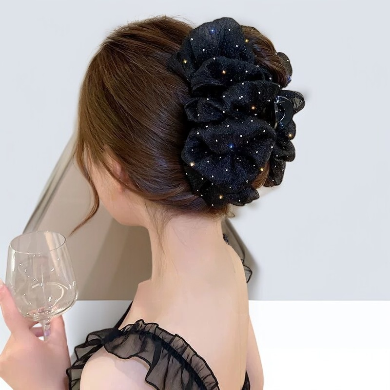 優雅網紗鯊魚夾佩戴效果