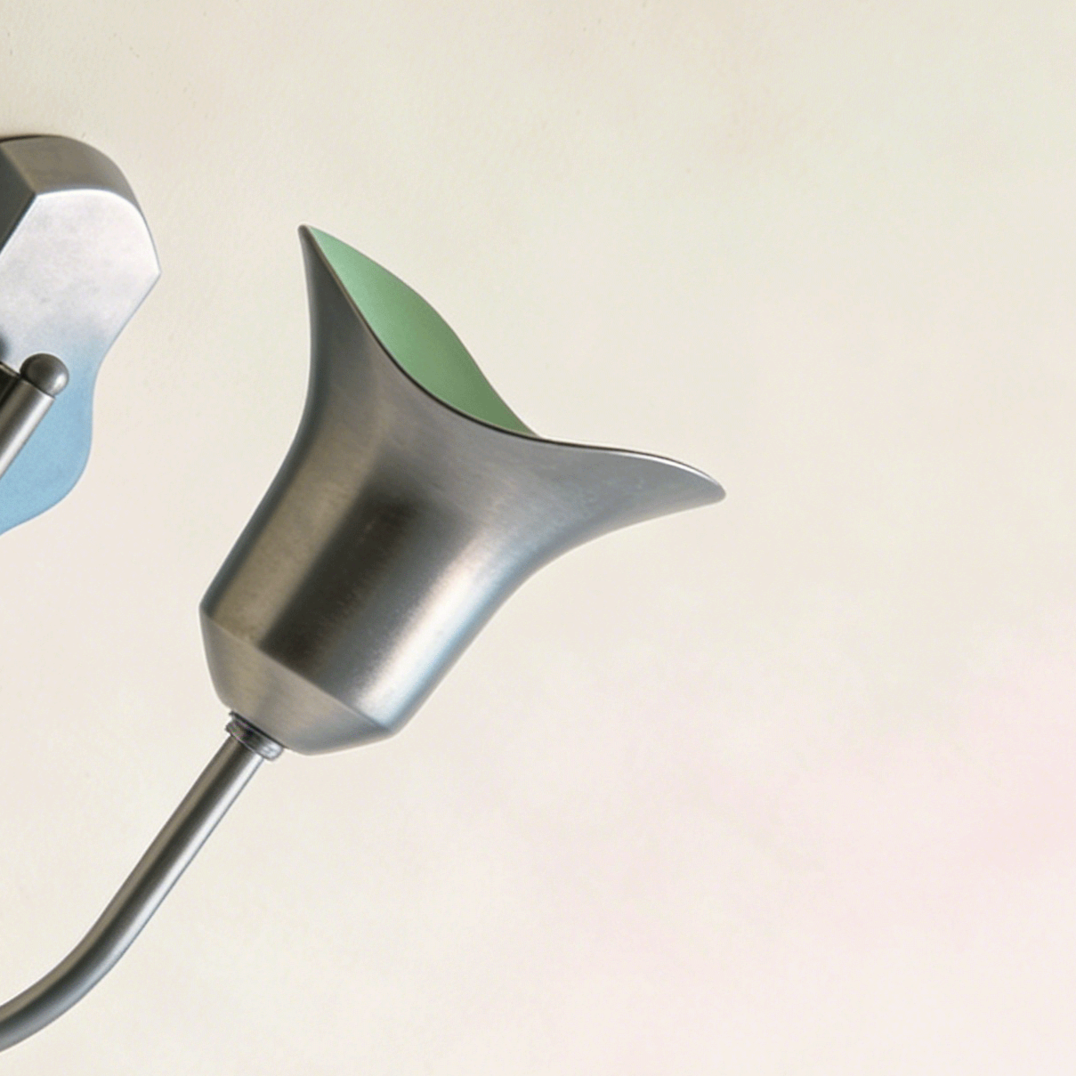 Modern Artistic Decorative Table Lamp