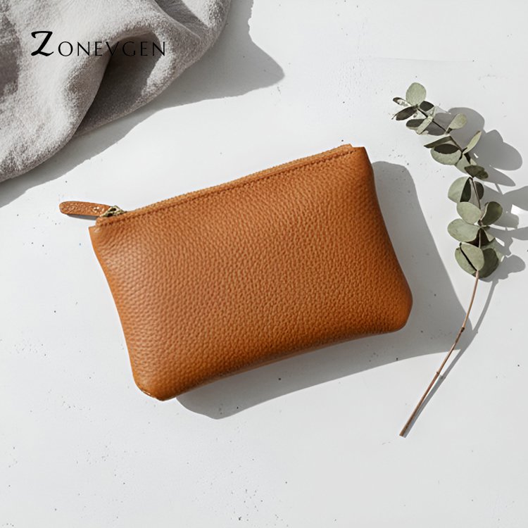 세련된 갈색 가죽 가방 디테일 사진