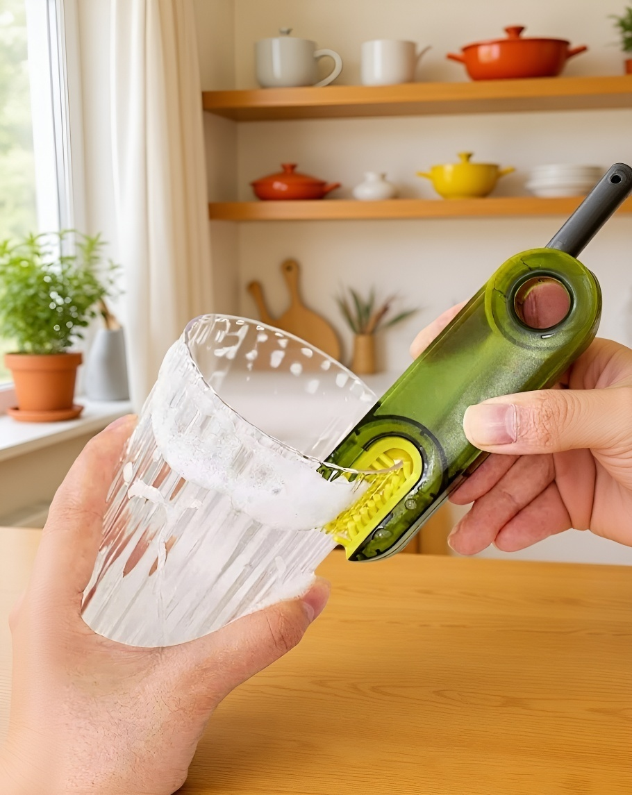 浴室のタイル目地を掃除するブラシ