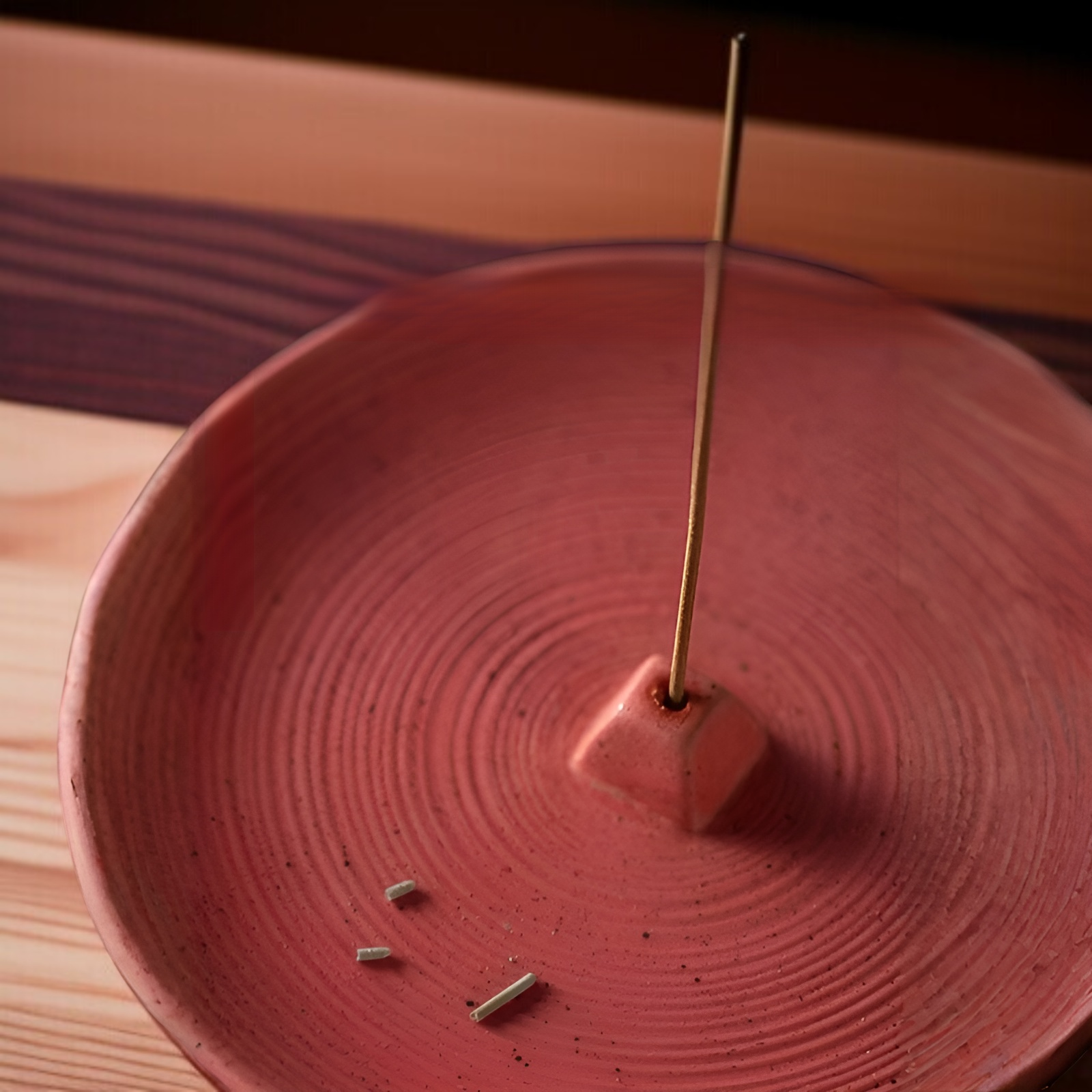 원형 도자기 산수 향좌