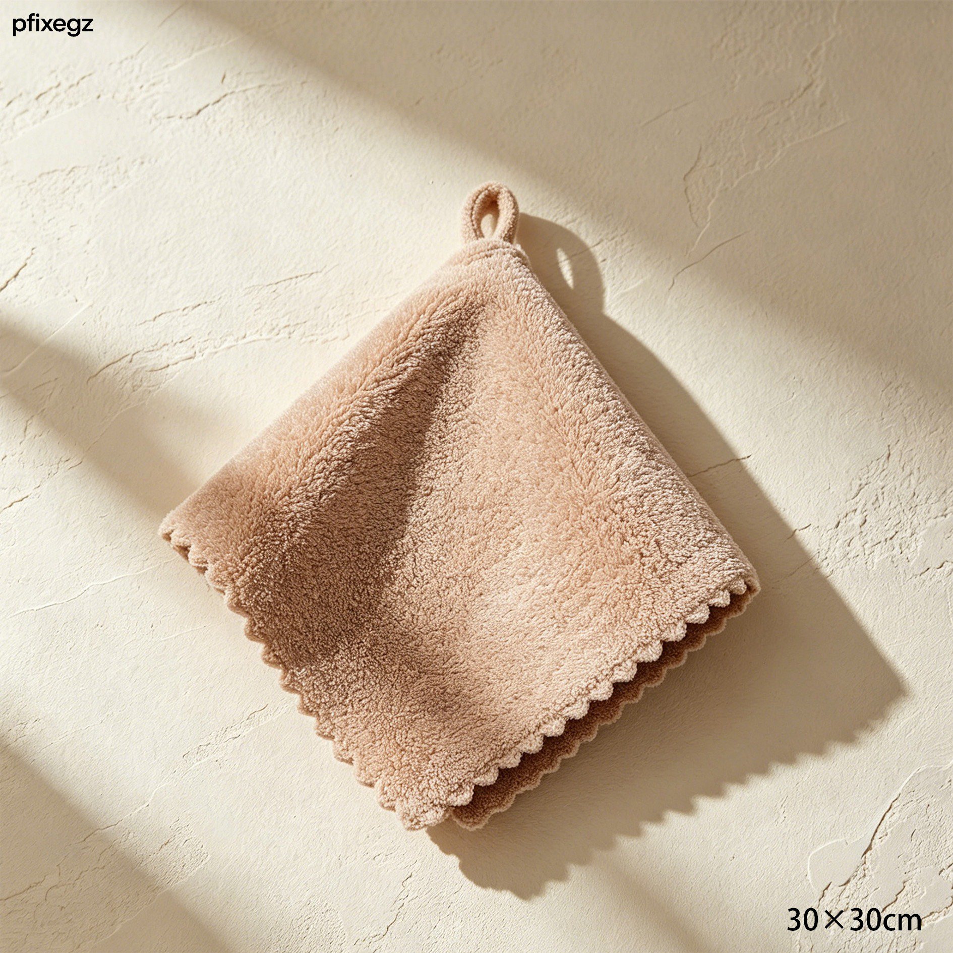 廚房用抹布清潔檯面情境圖