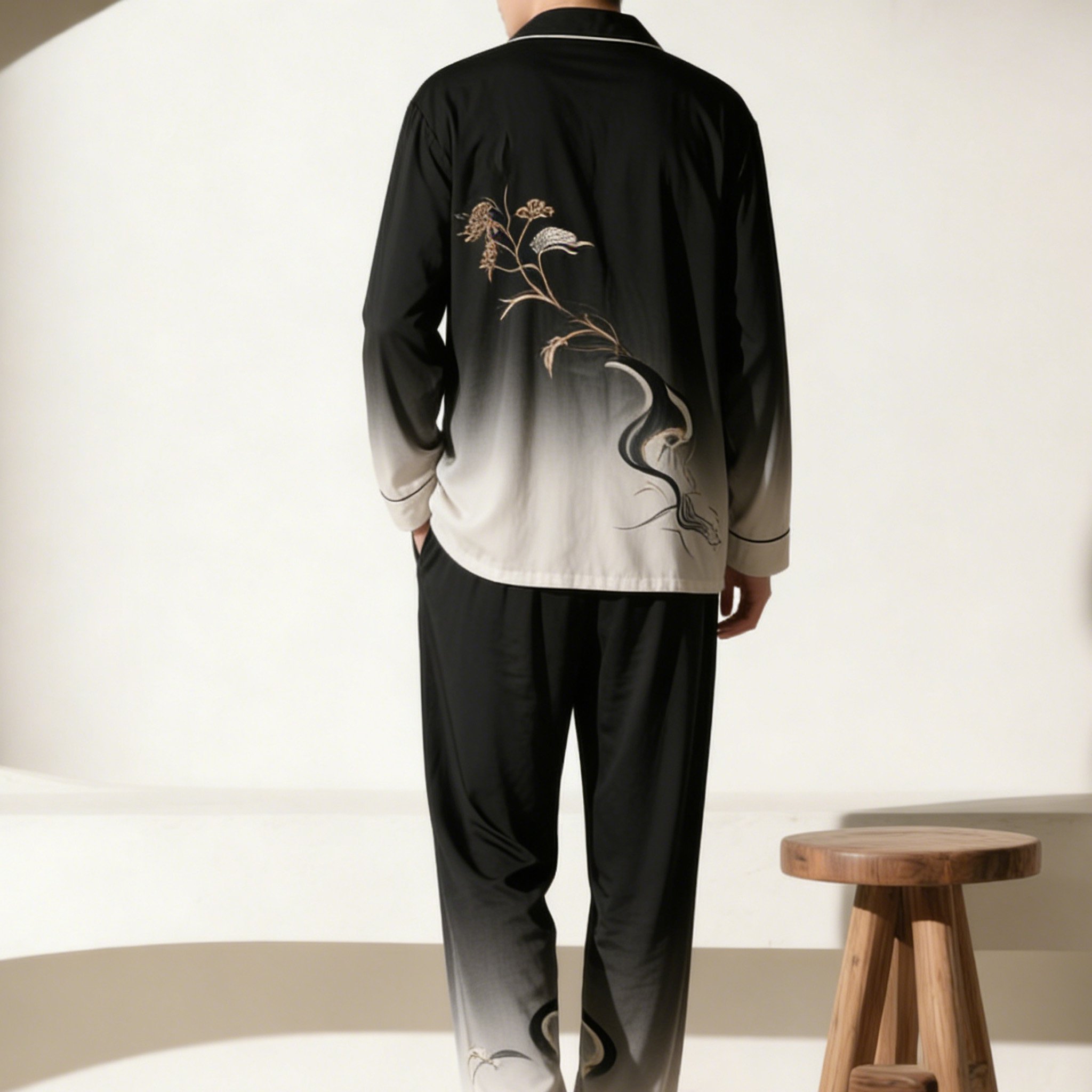 ชุดนอนผู้ชายผ้าไหมดีไซน์ทันสมัย