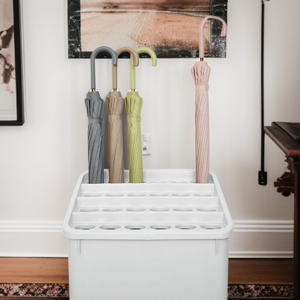 ：Moderner Regenschirmhalter mit Stiefelfach und offener Ablage