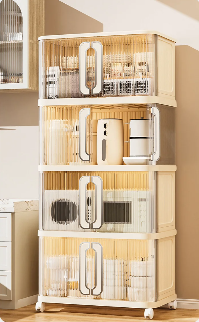 衣類や小物をスッキリ収納可能