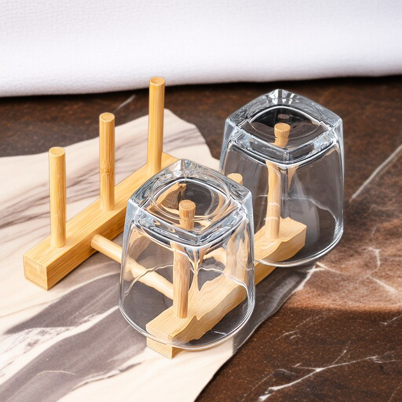 Draining cup holder