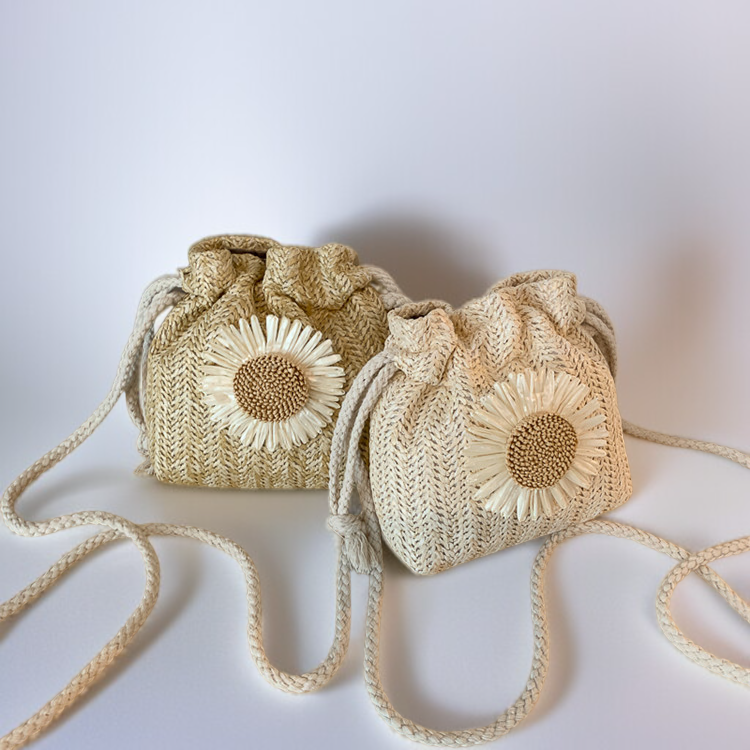 حقيبة يد صيفية مصنوعة من القش المنسوج